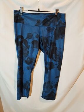 Lululemon Wunder Under Crop II Full-On Luxtreme - Jumbo Inky Floral - 10